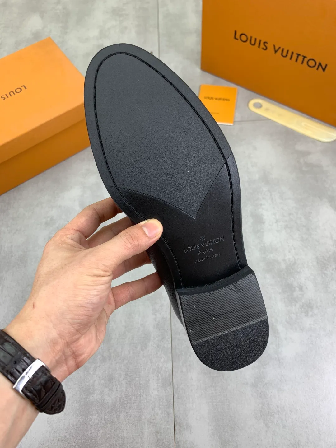 Men's Men's Shoes 💰P420 [New Style] 💰Yangli💎💎💎[Louis Vuitton] LV high-end men's formal business leather shoes, original order 1:1! Original imported calfskin, original metal buckle, imported sheepskin lining for feet, original outsole, men's shoe size: 39-45 (38.46 customized) black optional